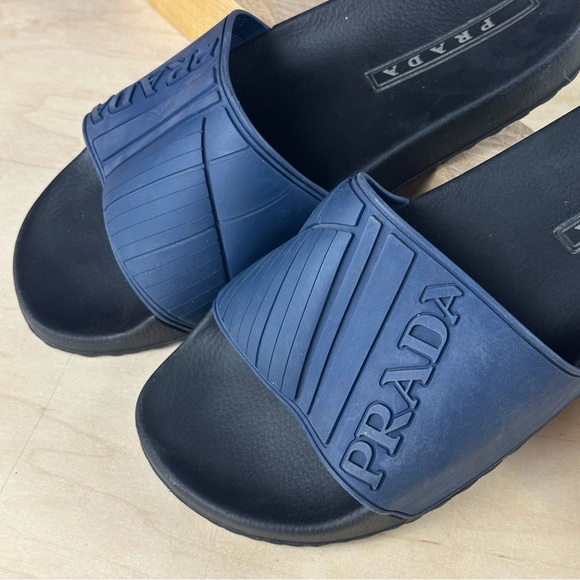 Prada slides - Picture 4 of 13